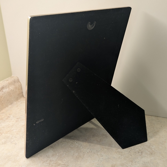 Lovely 🩶 Silver 🩶 Frame - Picture 2 of 4